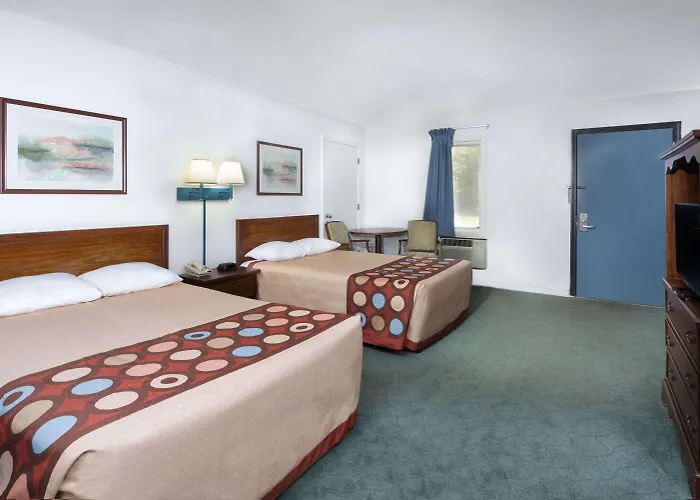 Super 8 By Wyndham Taylorville Il