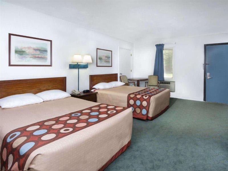 Super 8 By Wyndham Il Hotel