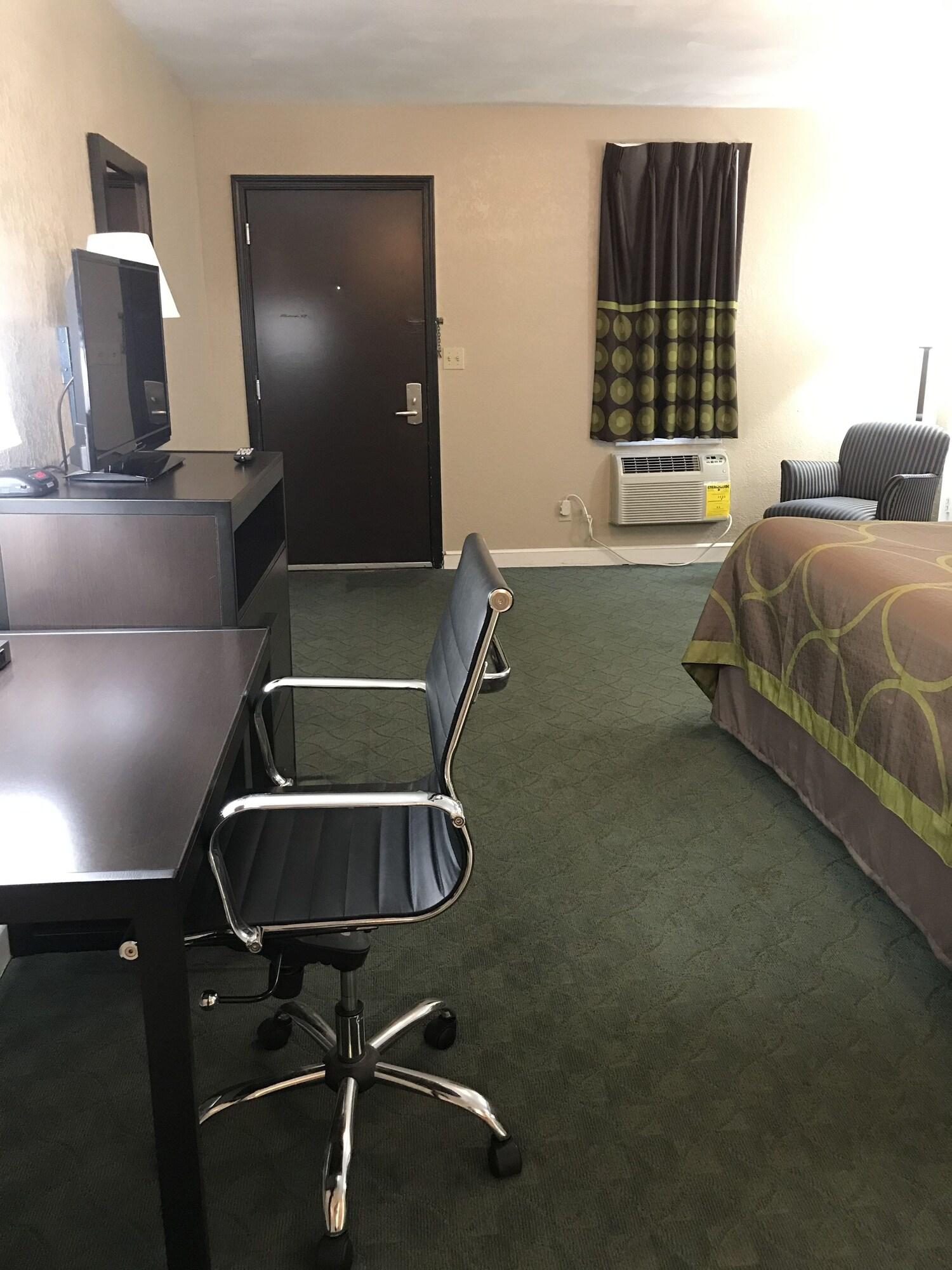 Super 8 By Wyndham Il Hotel