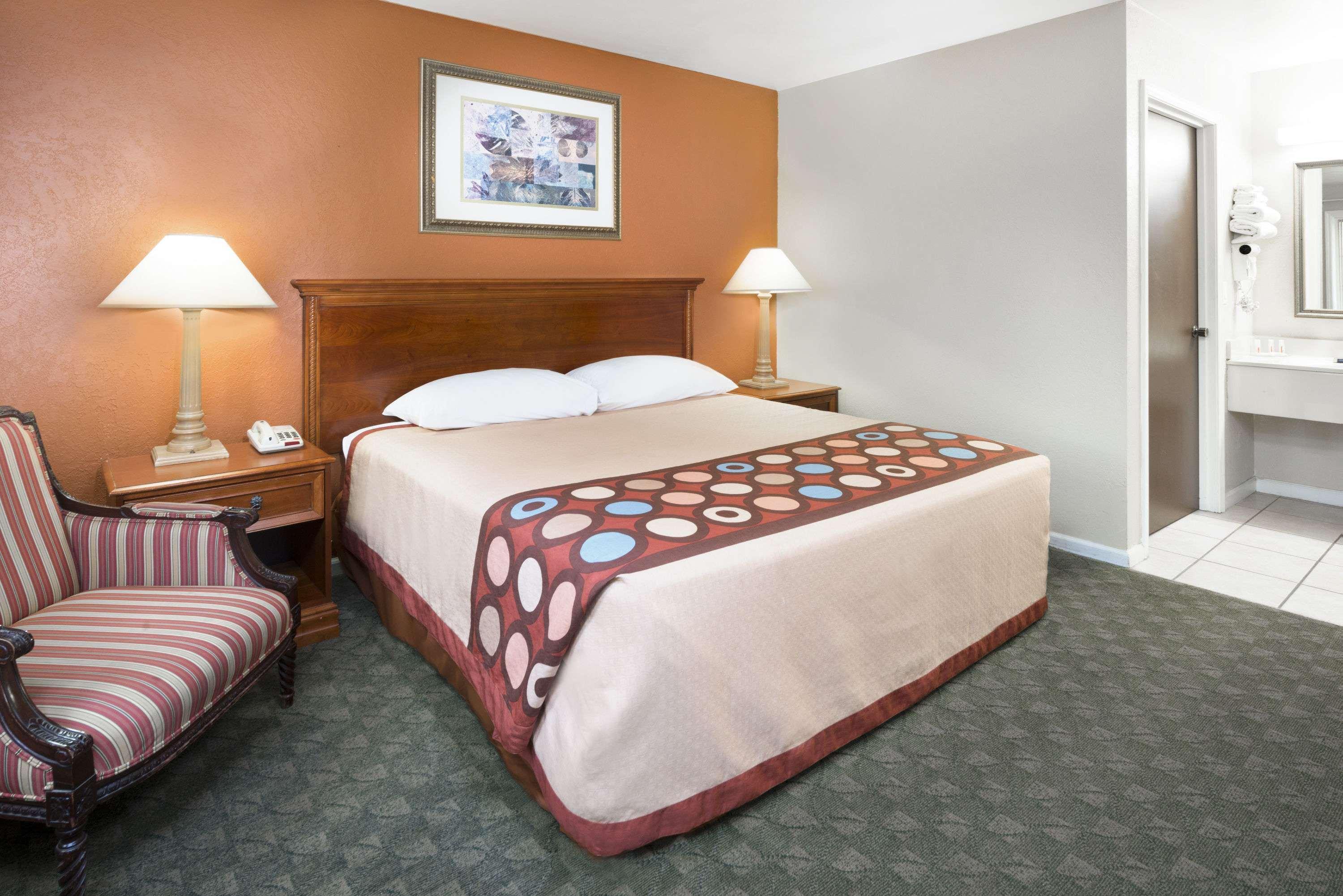 Super 8 By Wyndham Il Hotel